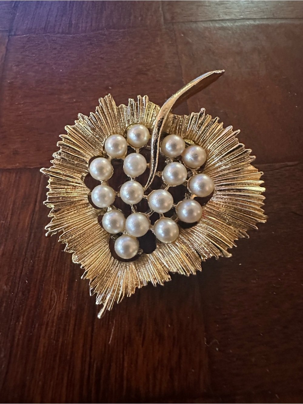 Mid Century Gold-toned Cluster Faux Pearl Brooch - Elegant Womens Jewelry EUC